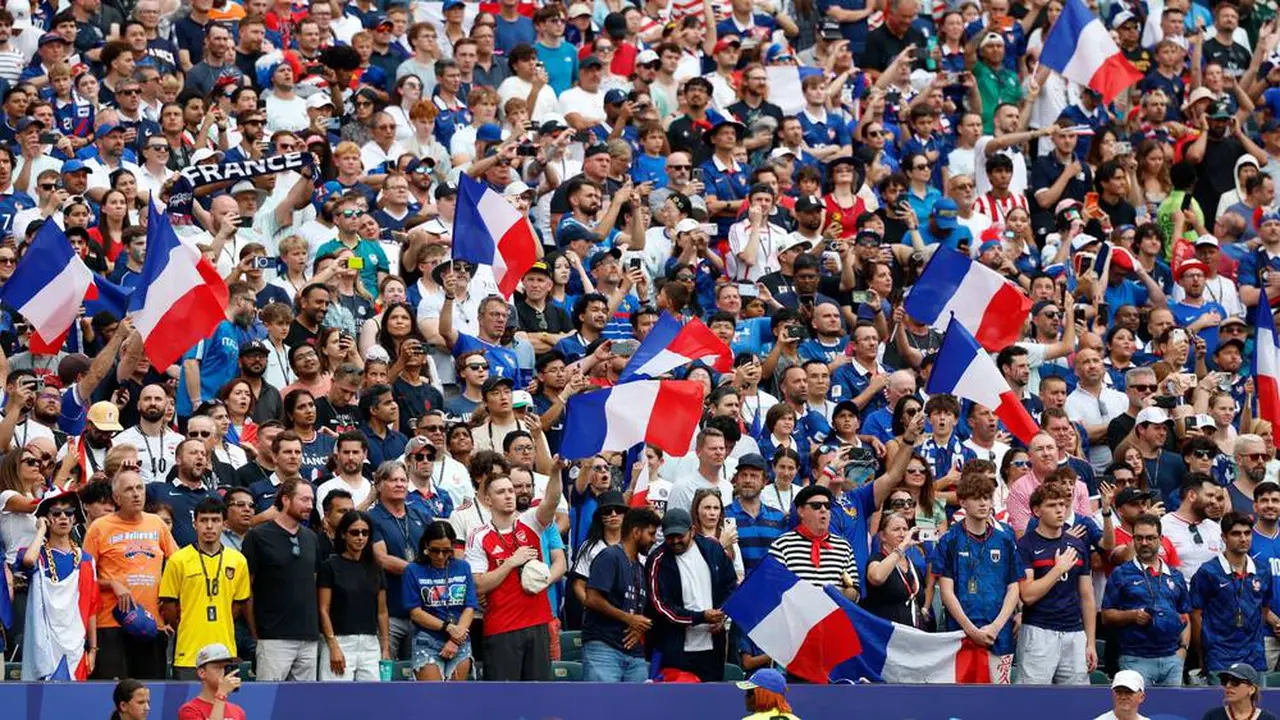 استبعاد مشجعين فرنسيين من رابطة المنتخب بسبب تلاعب بتذاكر البطولة